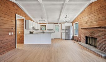 859 Moberg Rd, Becket, MA 01223