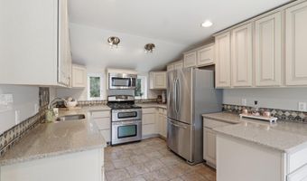 8532 CANTERBURY Dr, Annandale, VA 22003