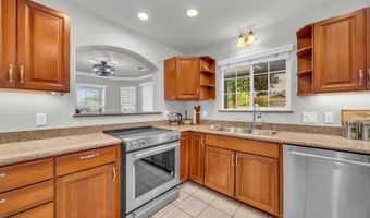 201 Ho'opili Akau St, Kihei, HI 96753