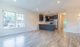 5 Robert Court St, Amityville, NY 11701