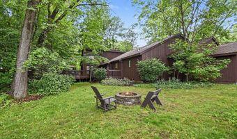 7606 Leyton Dr SE, Ada, MI 49301
