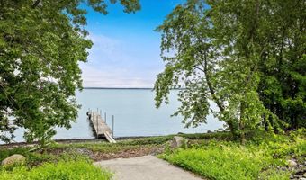 2657 W Shore Rd, Alburgh, VT 05440