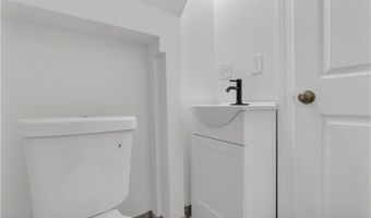 78 School St, North Smithfield, RI 02876