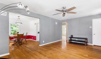 7133 Circleview Dr, Affton, MO 63123