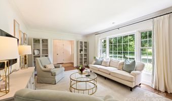 7022 Lancer Dr, Charlotte, NC 28226
