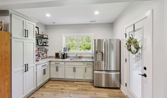 1101 Timber Valley Dr, Polk City, IA 50226