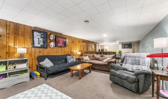 303 SW 12TH St, Aledo, IL 61231