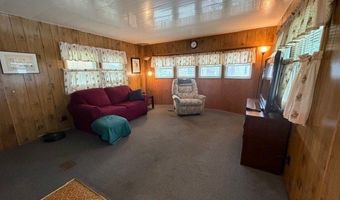 6 New St, Beacon Falls, CT 06403