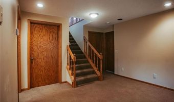 610 25th St SW, Austin, MN 55912