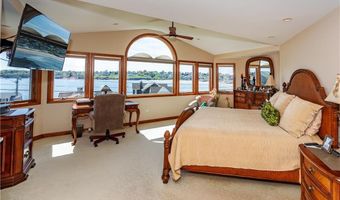 276 Bonnet Point Rd, Narragansett, RI 02882