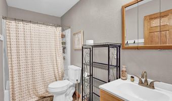 1051 Trinton Cir, Bedford, IN 47421