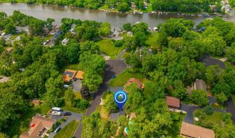 9704 Captains Dr, Algonquin, IL 60102