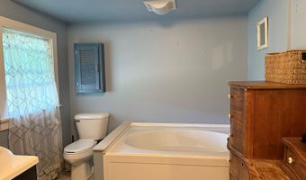 806 Main St, Albany, VT 05820