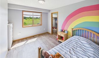 985 Waters Edge Cir, Avon, MN 56310