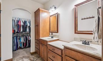 1217 Copper Mountain Dr, North Liberty, IA 52317