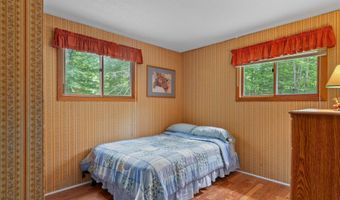 70 Meredith Ln, Barnstead, NH 03225