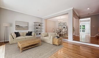 21 STERLING Ct, Rockville, MD 20850
