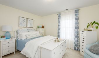 42 Chestnut St 11, Bethel, CT 06801