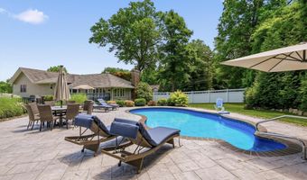 6 Biret Dr, Airmont, NY 10952