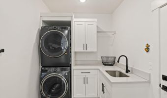 1185 NW Singleton Pl, Bend, OR 97703