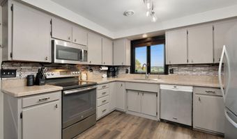 1817 S Shore Dr, Albert Lea, MN 56007