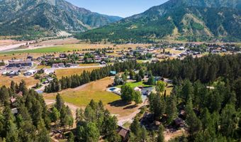 627 GRANDVIEW Dr, Alpine, WY 83128