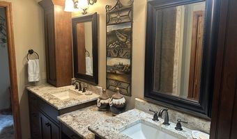 17532 Red Oak Way, Athens, AL 35611