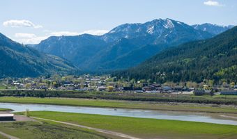 E LAKE CABIN Road, Alpine, WY 83128