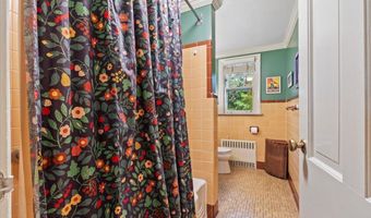 73 Oakwood St, Albany, NY 12208