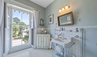 208 High St, Belfast, ME 04915