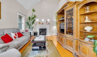 16 Weathervane Rd 16, Bristol, CT 06010