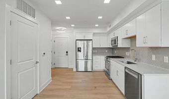 701 N HENRY St 213, Alexandria, VA 22314