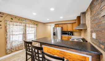 600 Broadway D14, Amityville, NY 11701