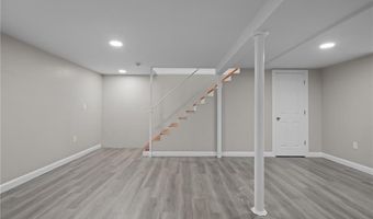 20 Maple Ct, Hopkinton, RI 02804