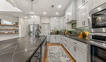 1100 Whistler St, Bentonville, AR 72713