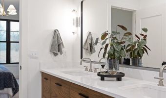 742 Honey Crk, Ada, MI 49301