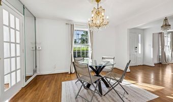 5001 W CEDAR Ln, Bethesda, MD 20814