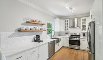 2784 White Oak Dr, Decatur, GA 30032