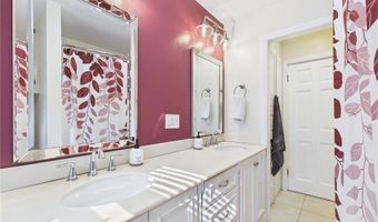 30 Alvin St, Warwick, RI 02886