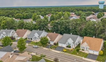 19 Fountain View Dr, Barnegat, NJ 08005