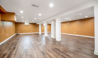 3 Henso Dr, Danbury, CT 06811