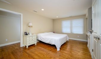 305 Barbara Dr, Point Pleasant, NJ 08742