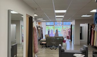 51 E Main St, Avon, CT 06001