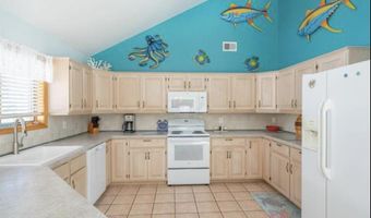 141 8th St, Avalon, NJ 08202