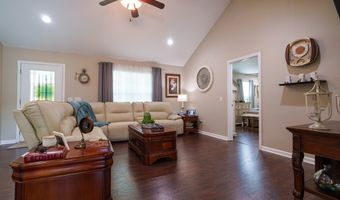 153 Chestnut St, Baxter, TN 38544