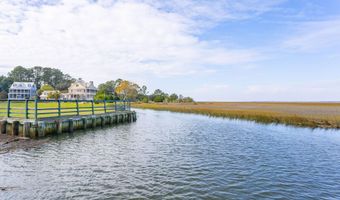 110 Coosaw Club Dr, Beaufort, SC 29907