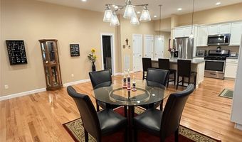 10 Juniper Pl 10, Bohemia, NY 11716