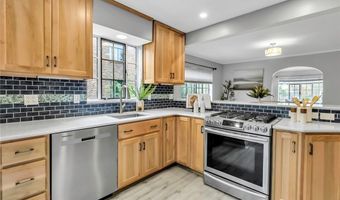 96 Amherstdale Rd, Amherst, NY 14226