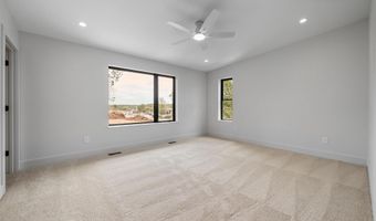 2777 Donna Dr, Columbus, OH 43220