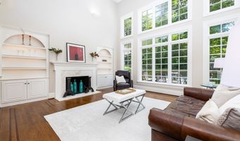 35 Foothills Dr, Avon, CT 06001